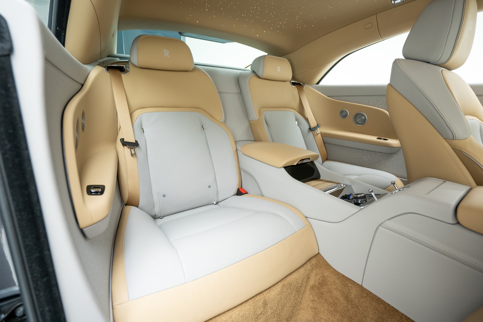 2024 ROLLS ROYCE SPECTRE. GCC. VERY HIGH SPEC. WARRANTY AND SERVICE.